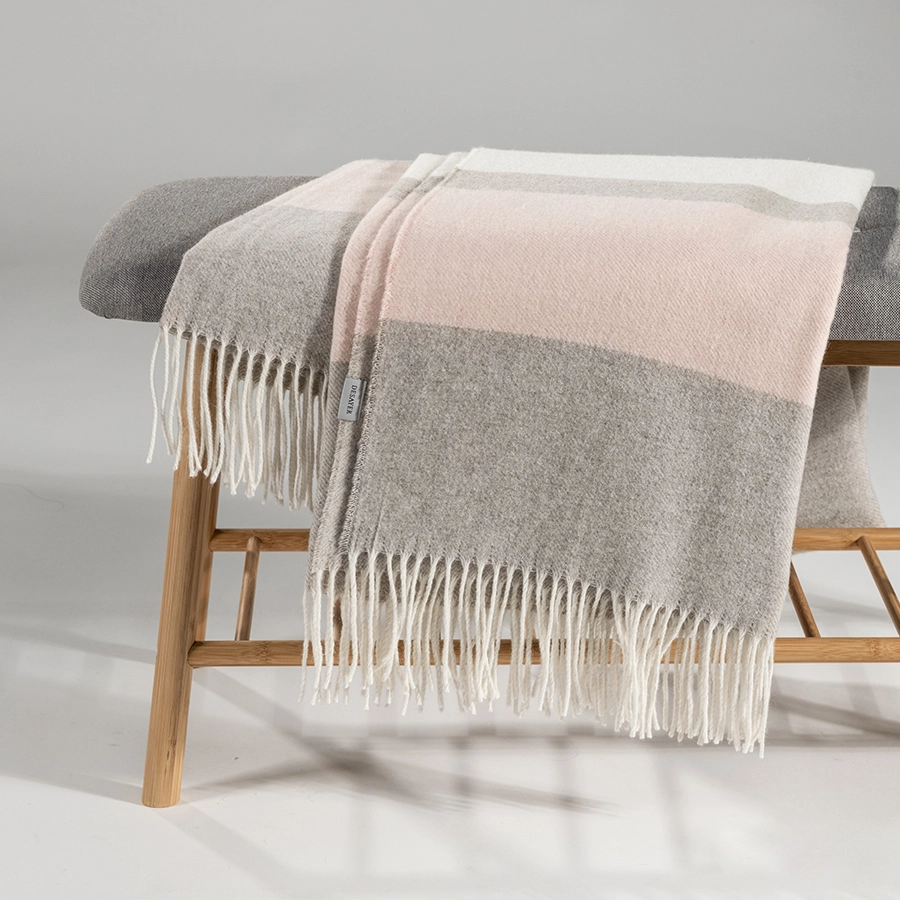 koc-welniany-z-kaszmirem-bez-przepasany-rozem