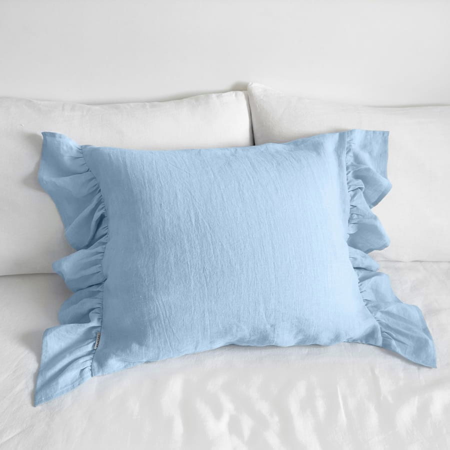 lniana-poszewka-na-poduszke-falbany-blekit