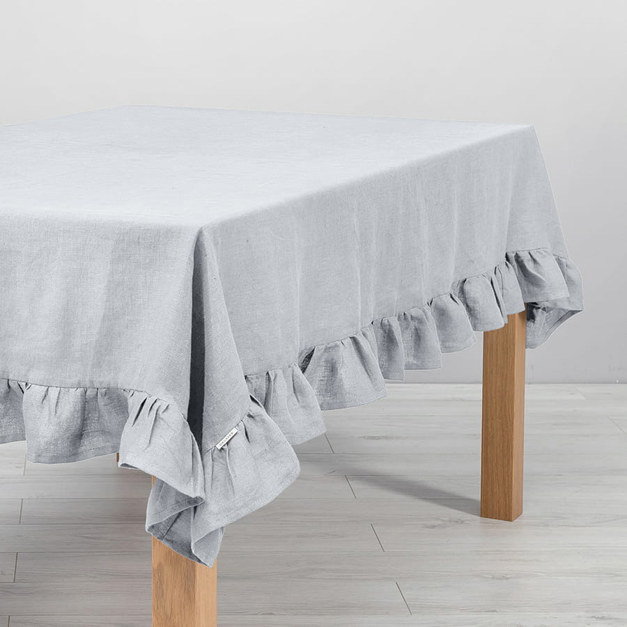 lniany-obrus-z-falbana-srebrzysty